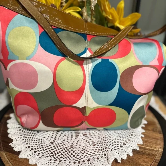 Coach Colorful Patterned Women's Bag - Picture 7 of 8